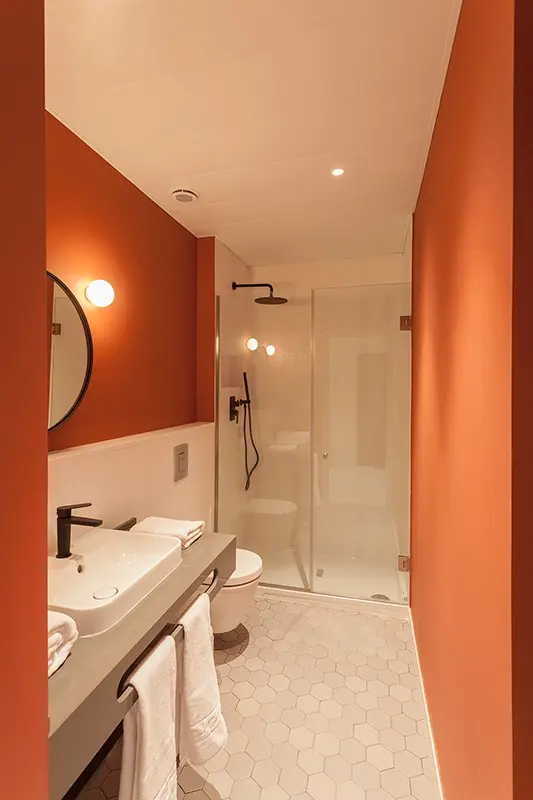 One-bedroom apartments - Bathroom entrance view