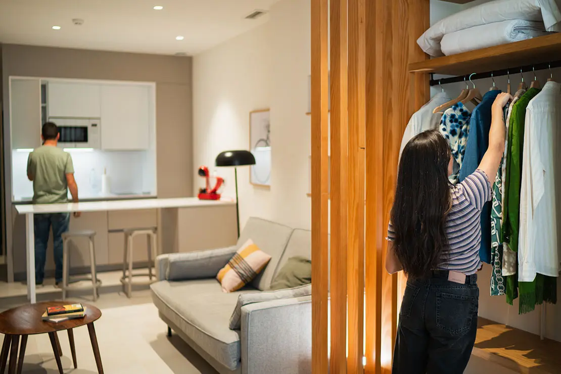 Interior studio - Couple enjoying the amenities (second image)